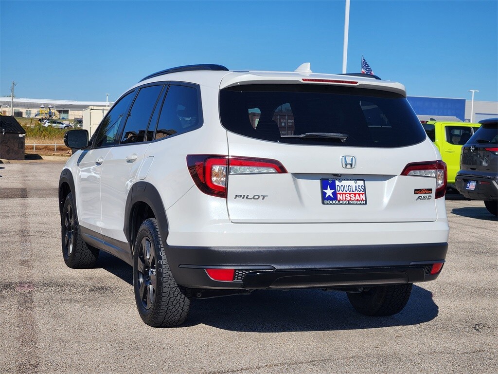 2022 Honda Pilot TrailSport photo 2