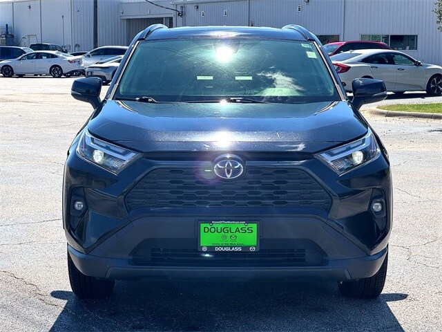 2022 Toyota RAV4 Hybrid XLE Premium photo 3
