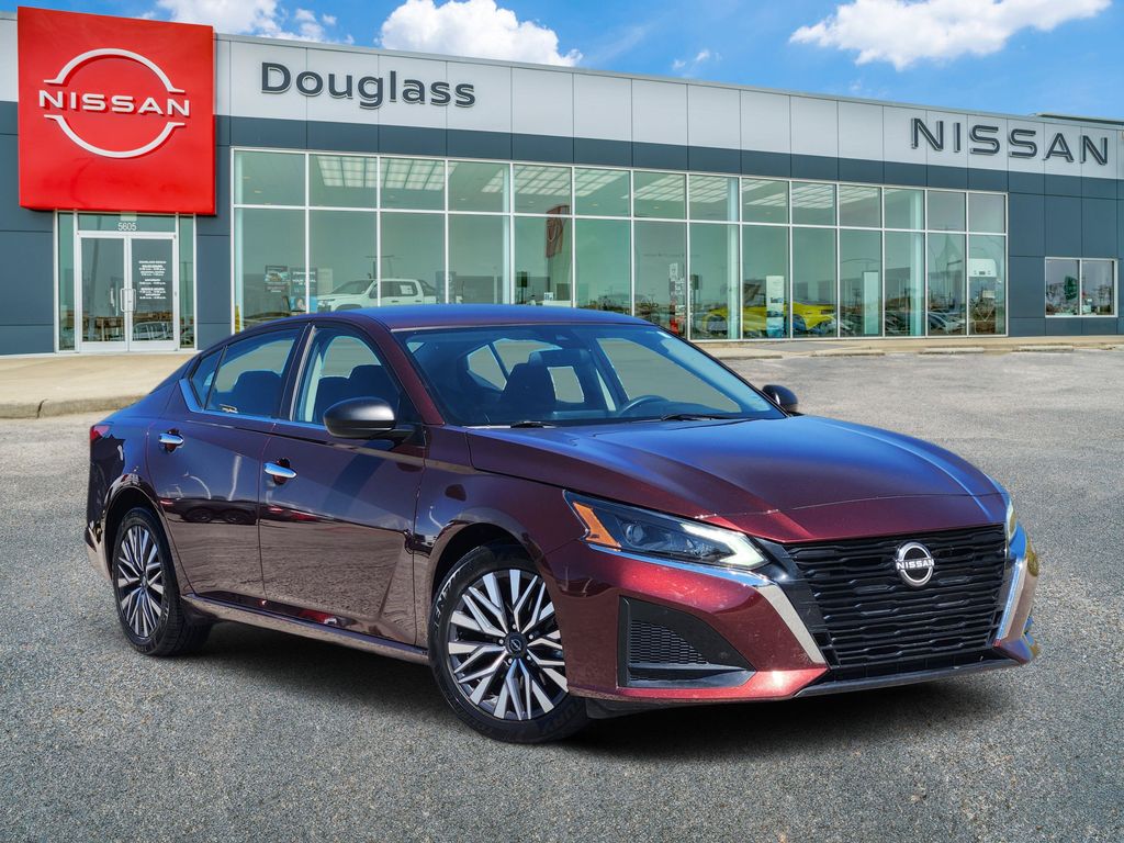 Used 2025 Nissan Altima 2.5 SV