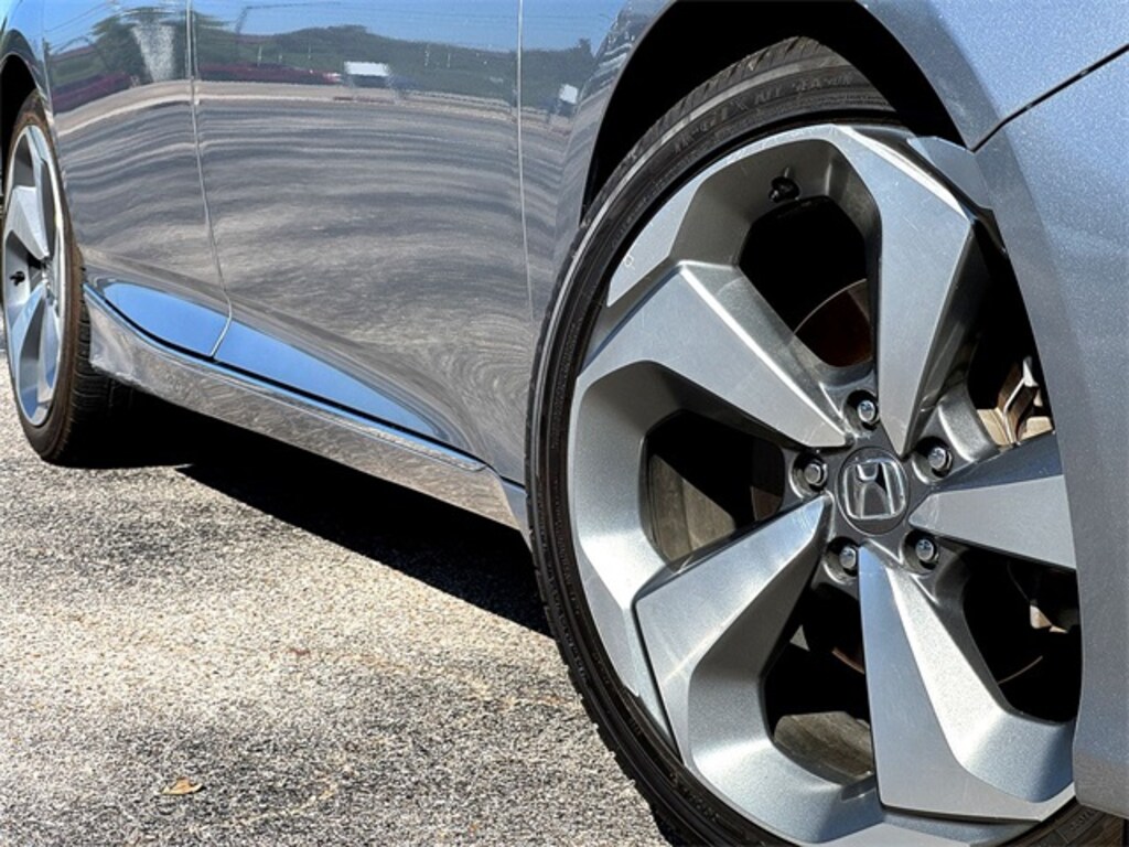 Used 2019 Honda Accord Touring 2.0T Sedan