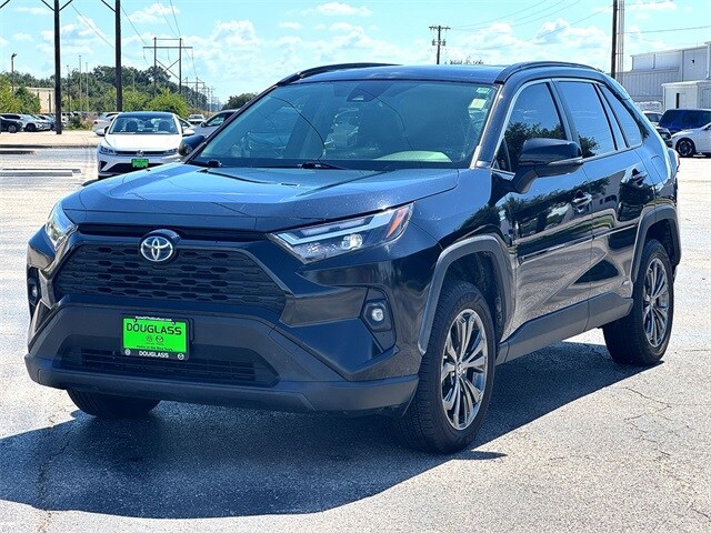 2022 Toyota RAV4 Hybrid XLE Premium photo 4