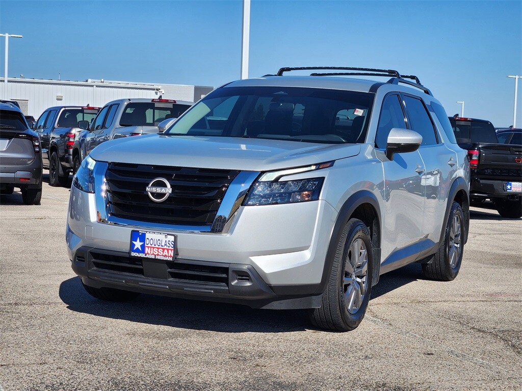 Used 2025 Nissan Pathfinder SV SUV