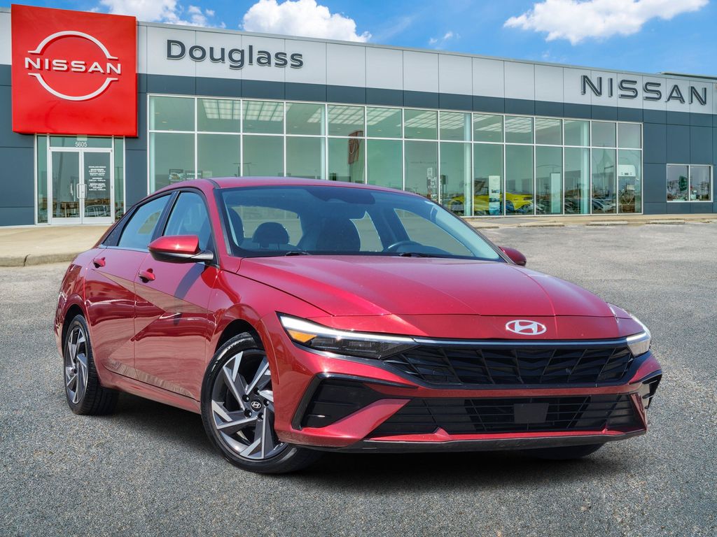 Used 2025 Hyundai Elantra SEL Convenience