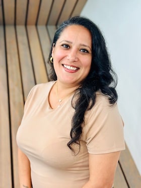 Staff member Sandy from ID_709f5ca1956a