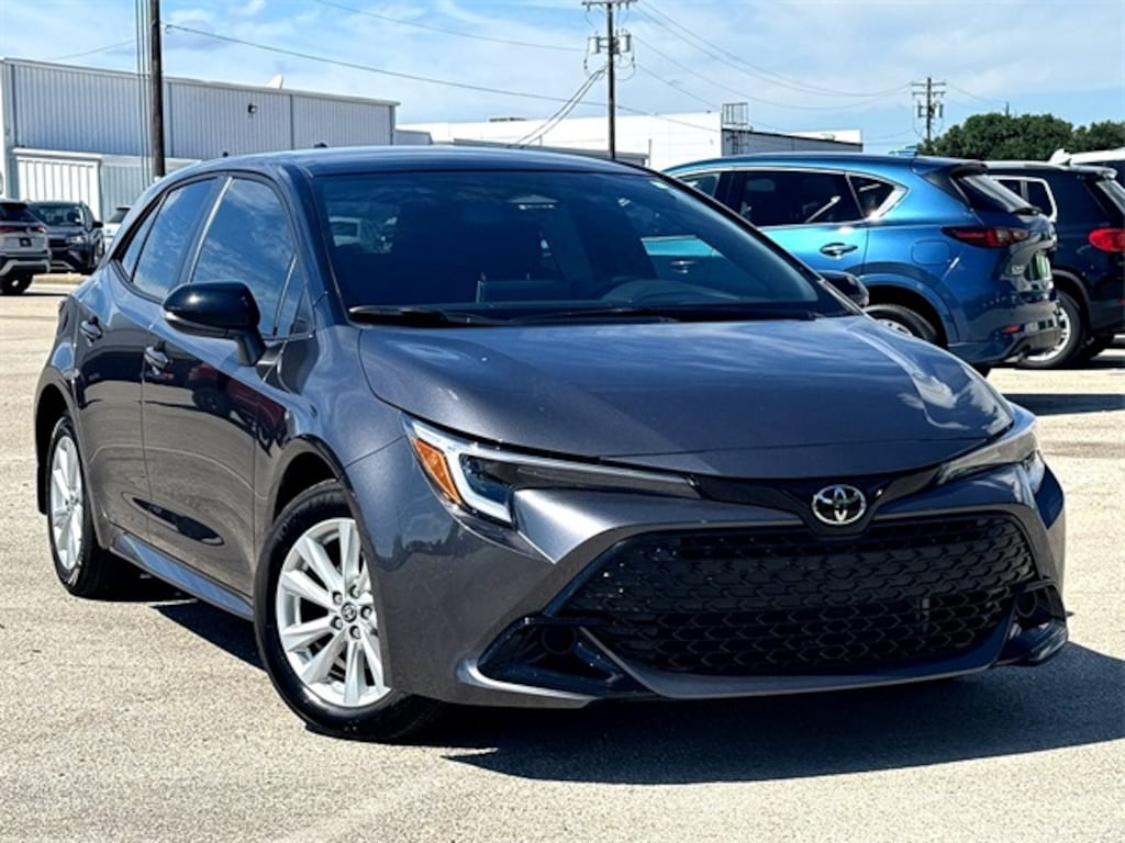 Used 2025 Toyota Corolla Hatchback SE Hatchback