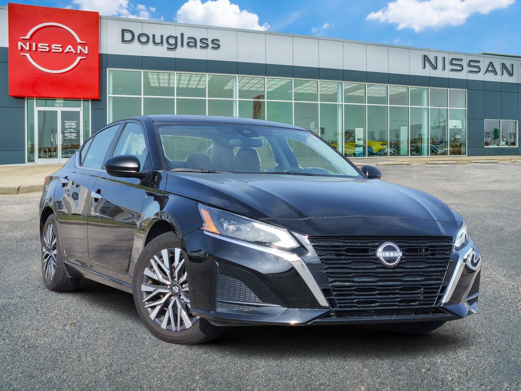 Used 2025 Nissan Altima 2.5 SV