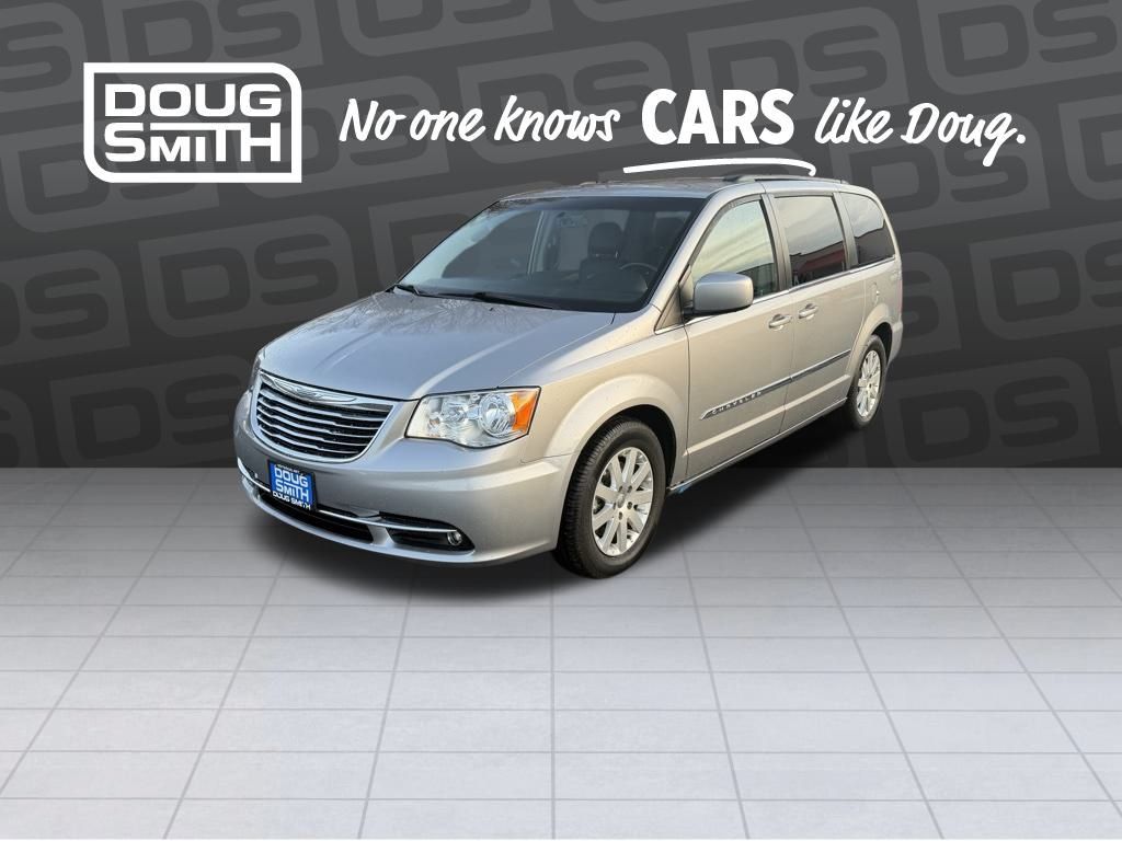 2016 Chrysler Town & Country Touring's photo