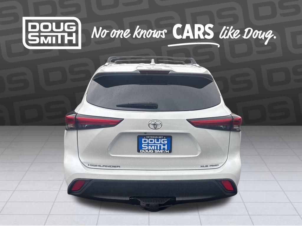 2022 Toyota Highlander XLE photo 4