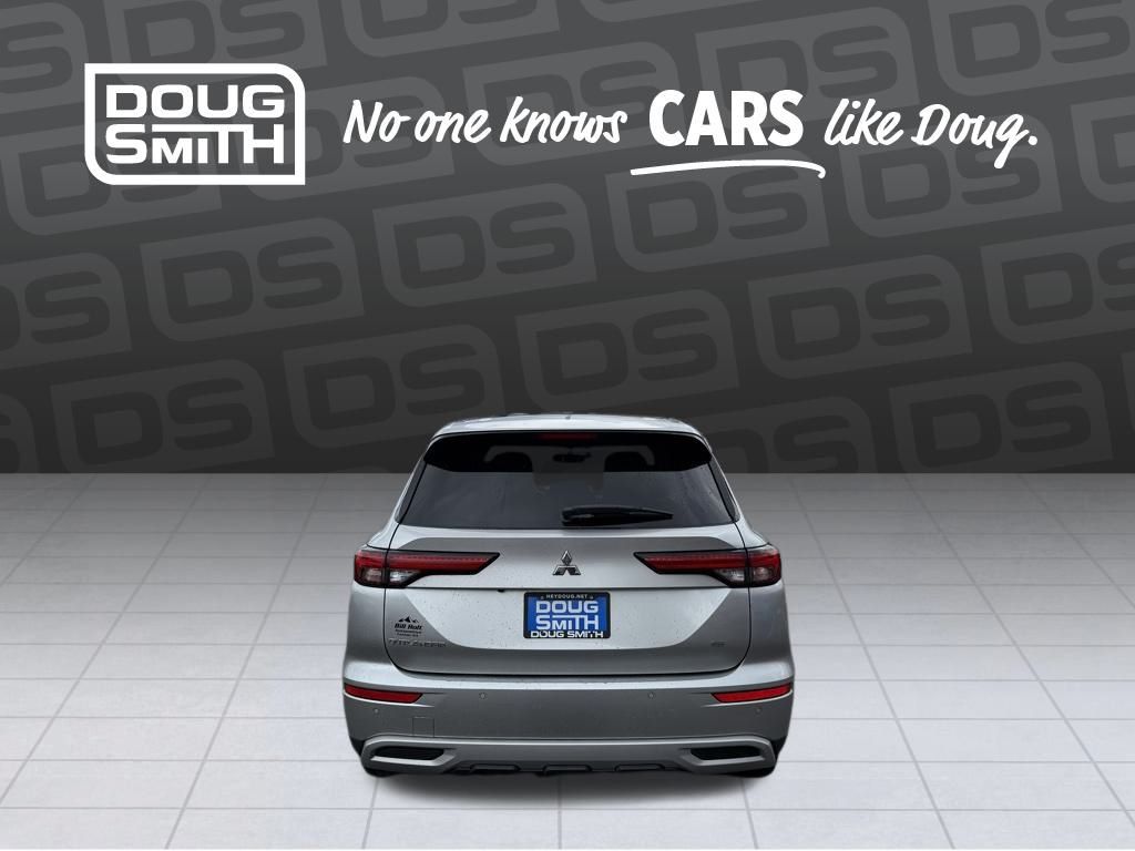 2022 Mitsubishi Outlander photo 4