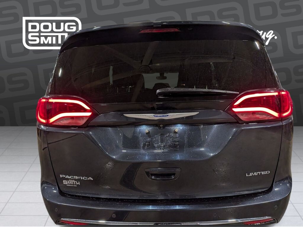 Used 2019 Chrysler Pacifica Limited Van Passenger Van