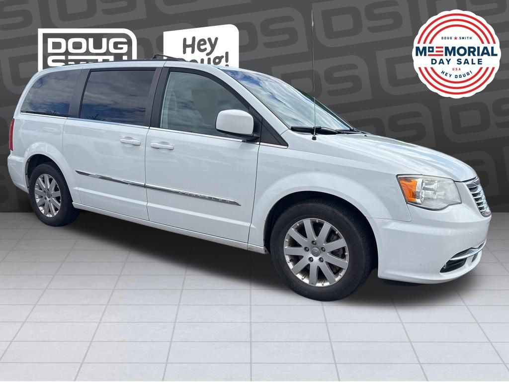 2015 Chrysler Town & Country Touring's photo