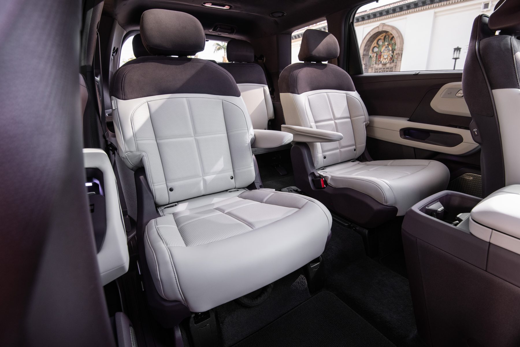 Second-row captain's chairs in the 2027 Kia Telluride, with the third row behind