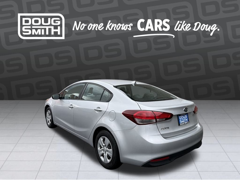 2017 Kia Forte LX Base photo 2