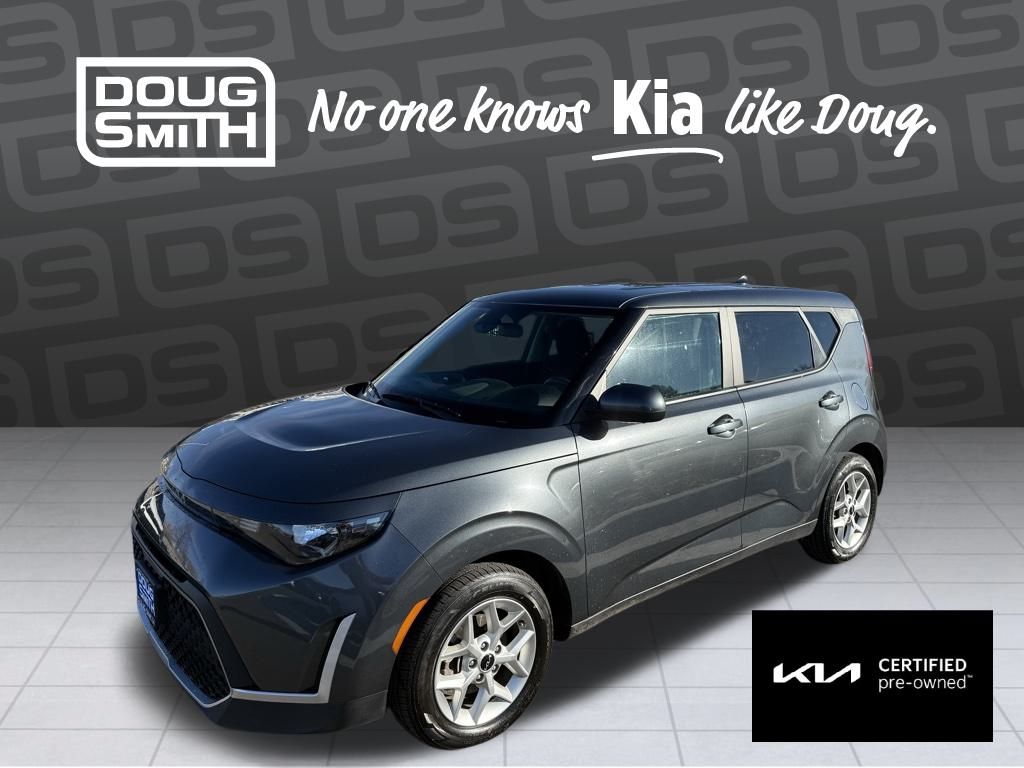 2023 Kia Soul LX's photo