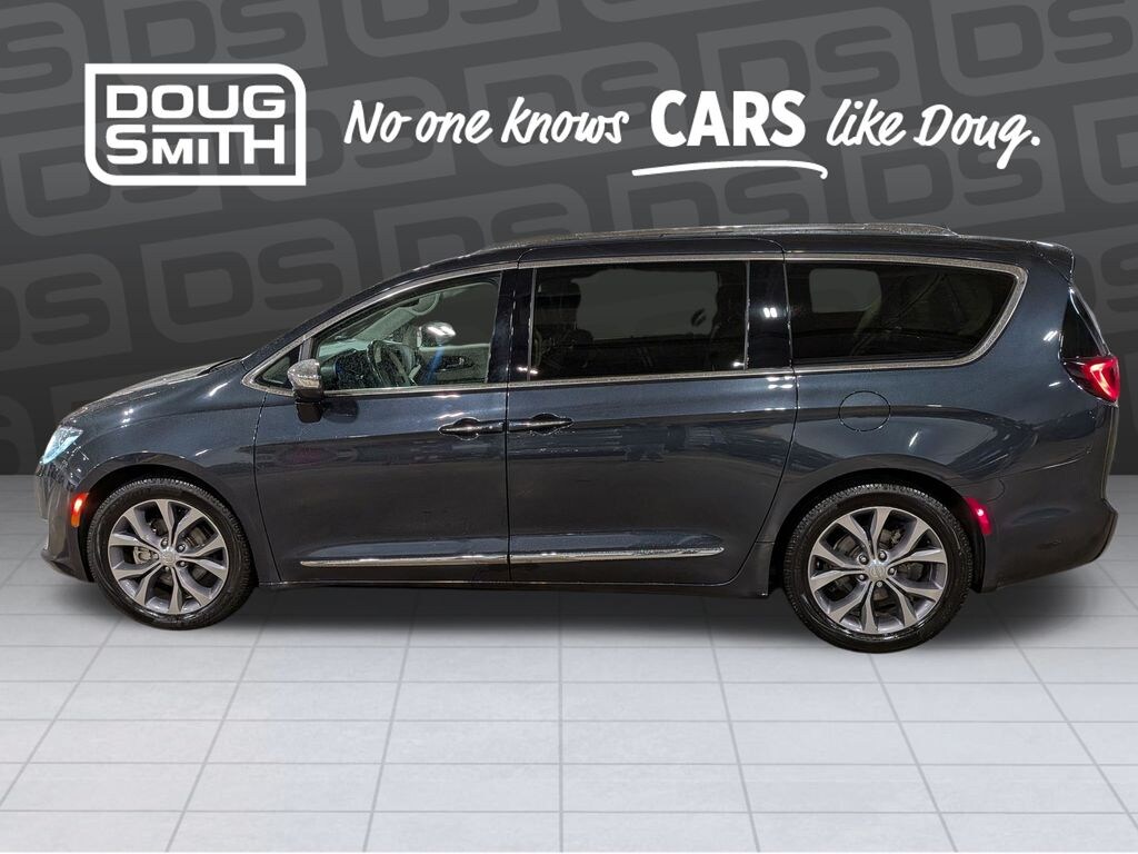 Used 2019 Chrysler Pacifica Limited Van Passenger Van