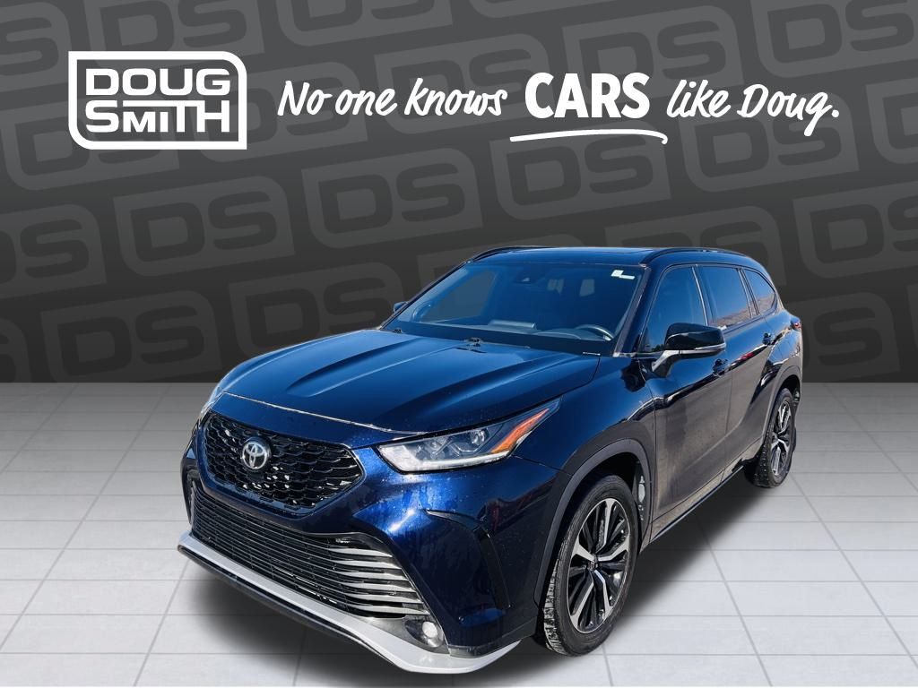 2022 Toyota Highlander XSE's photo