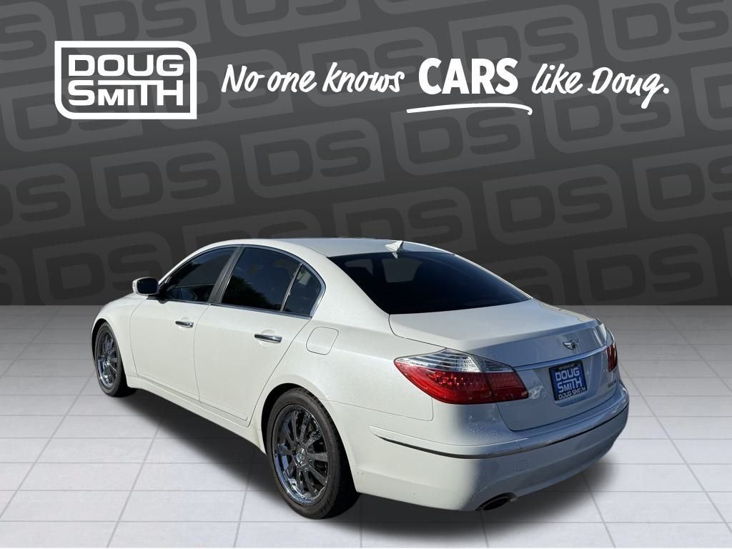 2011 Hyundai Genesis 3.8 photo 3