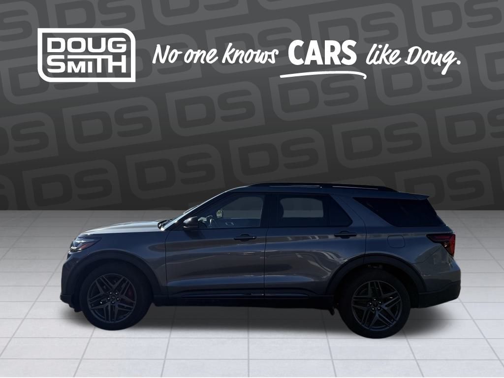 2025 Ford Explorer ST photo 2
