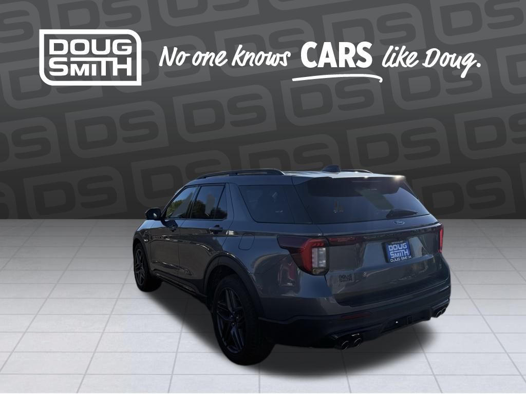 2025 Ford Explorer ST photo 3