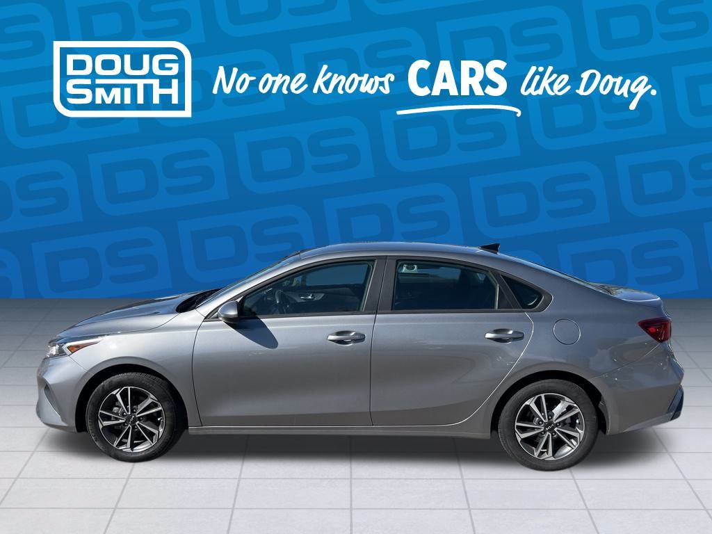 2024 Kia Forte LXS photo 2