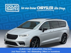 2026 Chrysler Pacifica Select Passenger Van