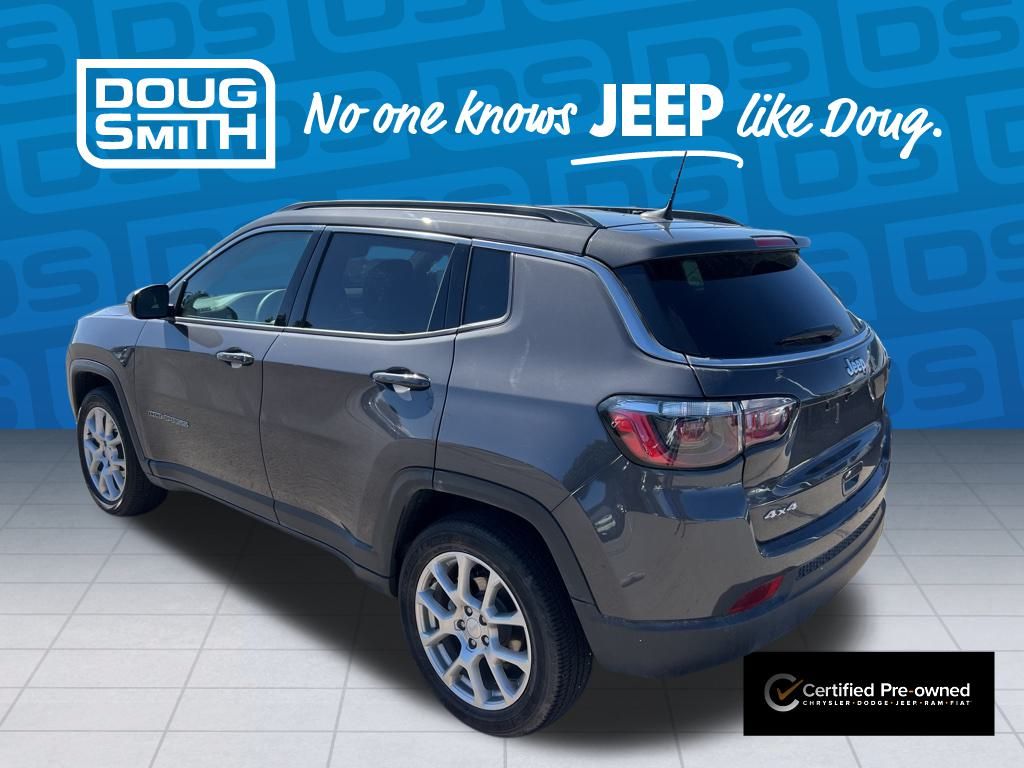 2024 Jeep Compass Latitude Lux photo 3