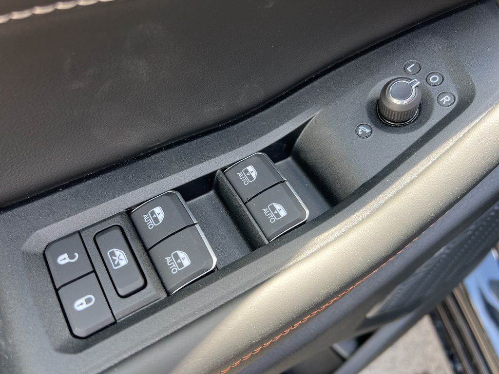2025 Jeep Grand Cherokee L Overland - Photo 10