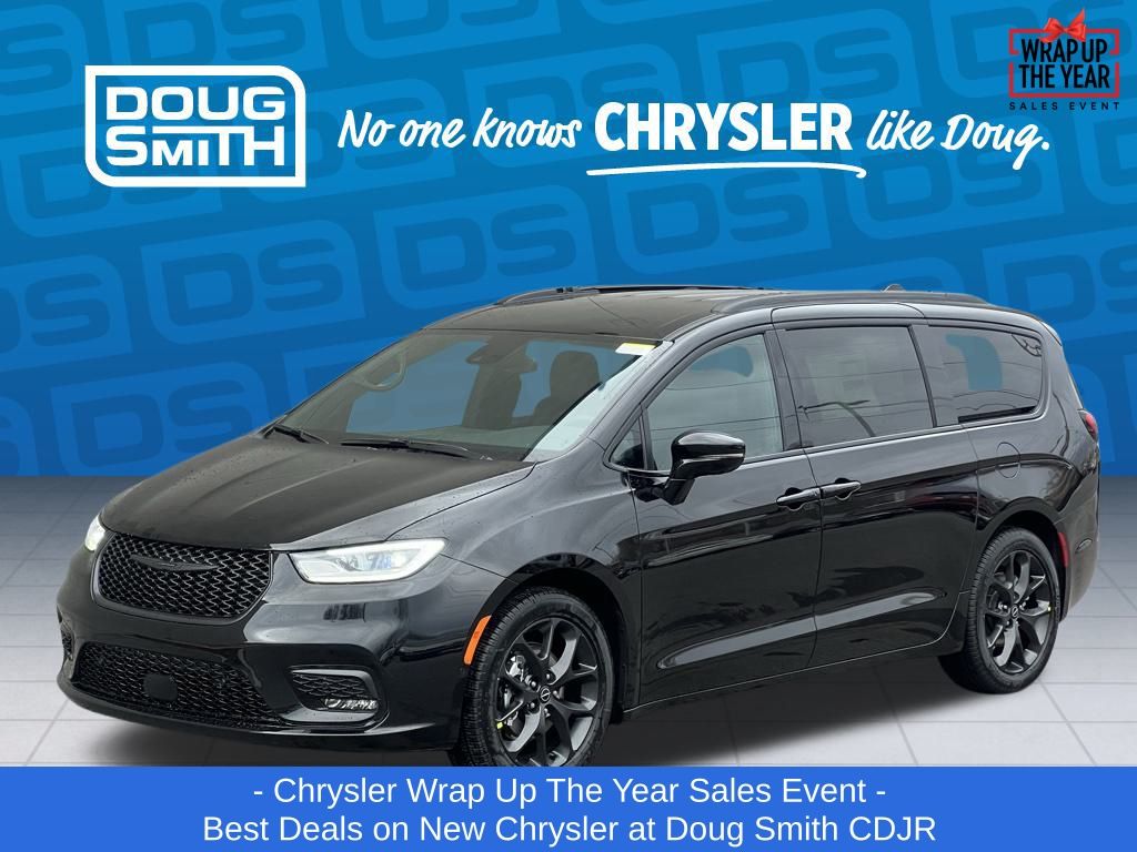 2026 Chrysler Pacifica Select's photo