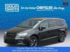 2026 Chrysler Pacifica Select Passenger Van