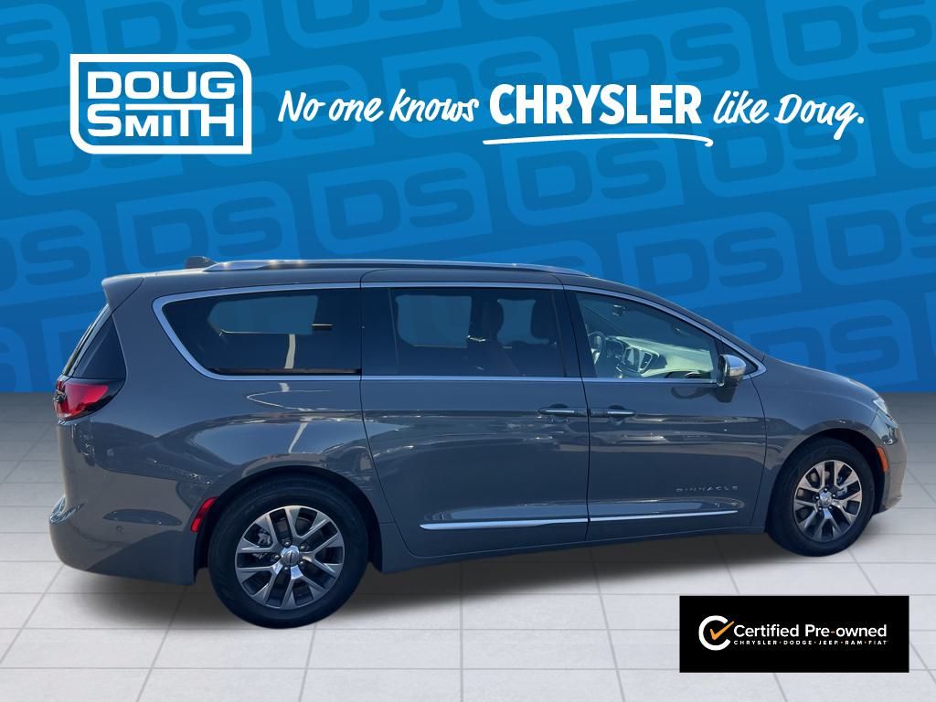 2022 Chrysler Pacifica Hybrid Pinnacle photo 3