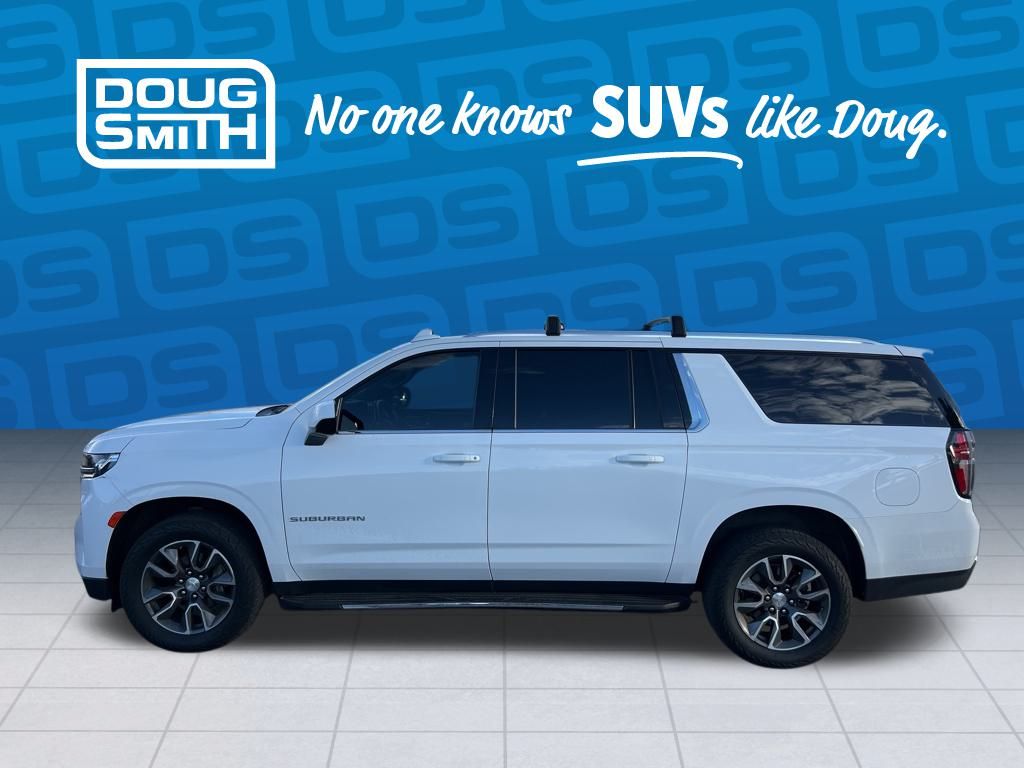 2021 Chevrolet Suburban LT photo 2