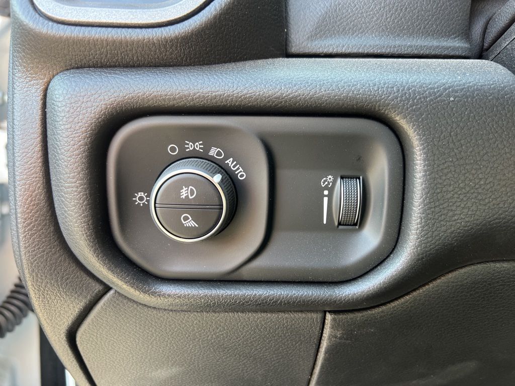 2025 RAM 2500 Tradesman - Photo 11