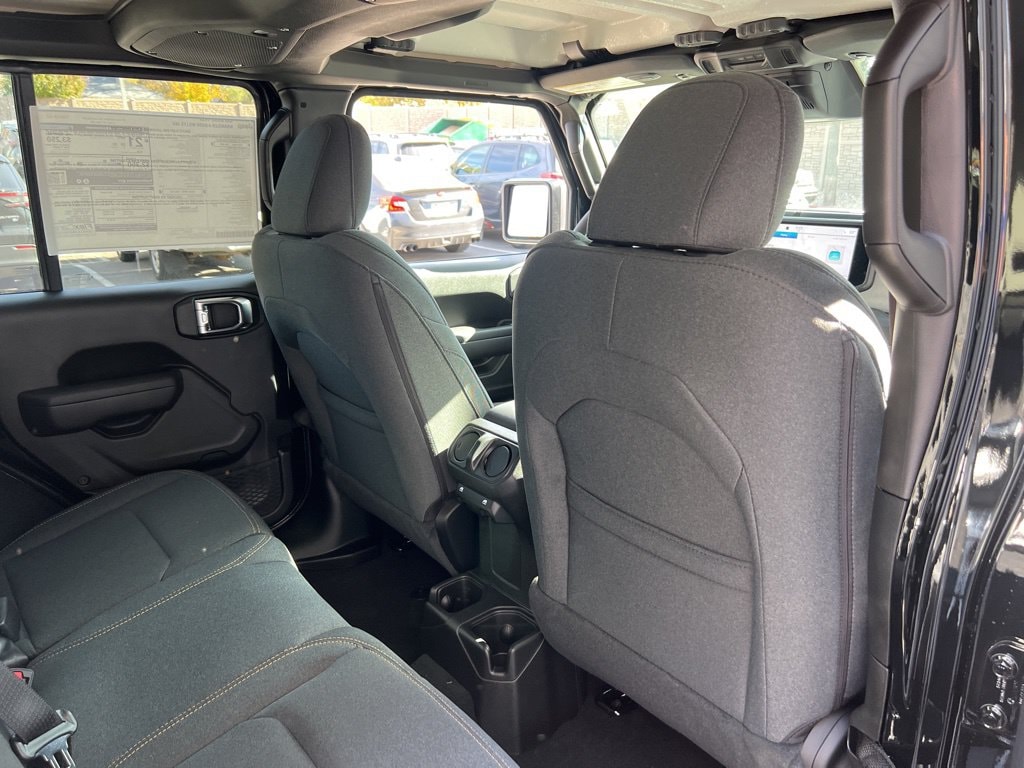 2026 Jeep Wrangler 4-Door Willys - Photo 23
