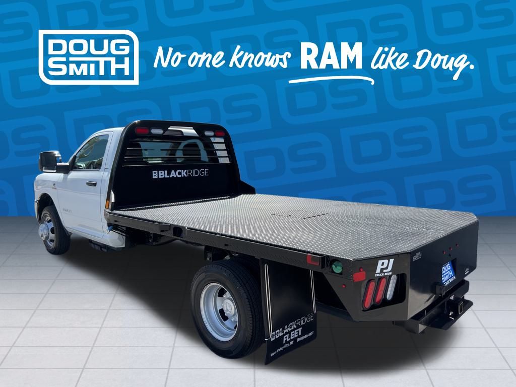 2023 Ram 3500 SLT photo 3