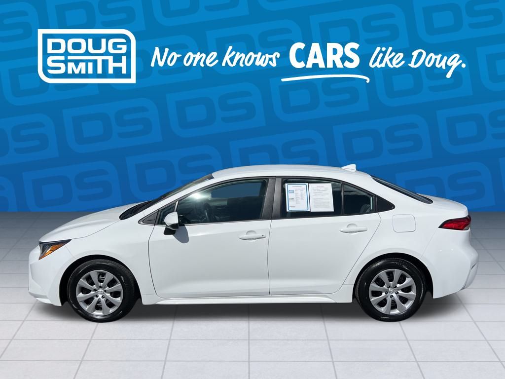 2024 Toyota Corolla LE photo 2