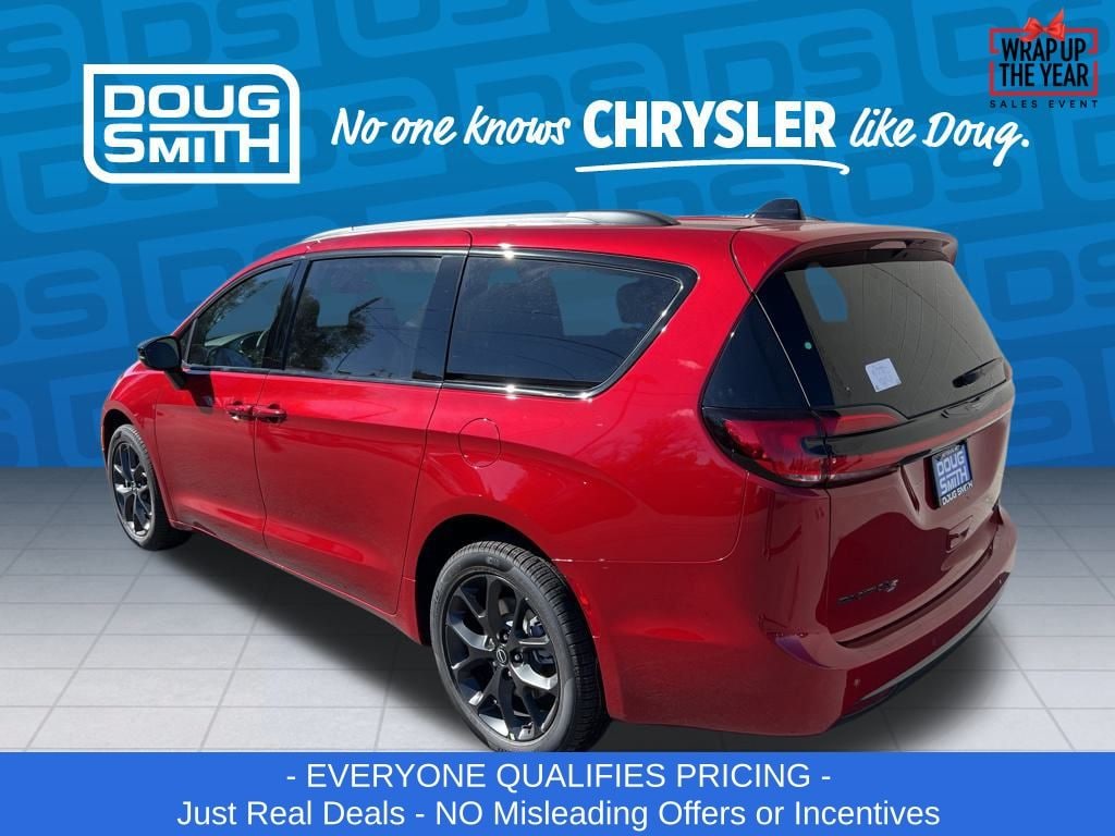 New 2026 Chrysler Pacifica Limited Passenger Van