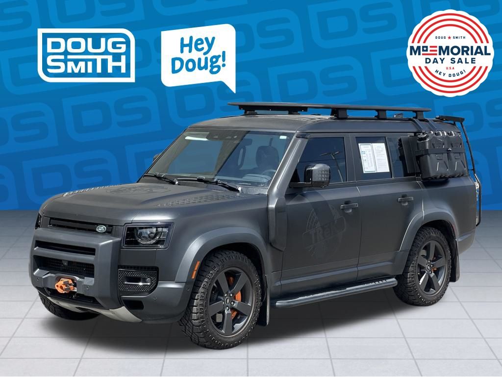 2023 Land Rover Defender SE's photo