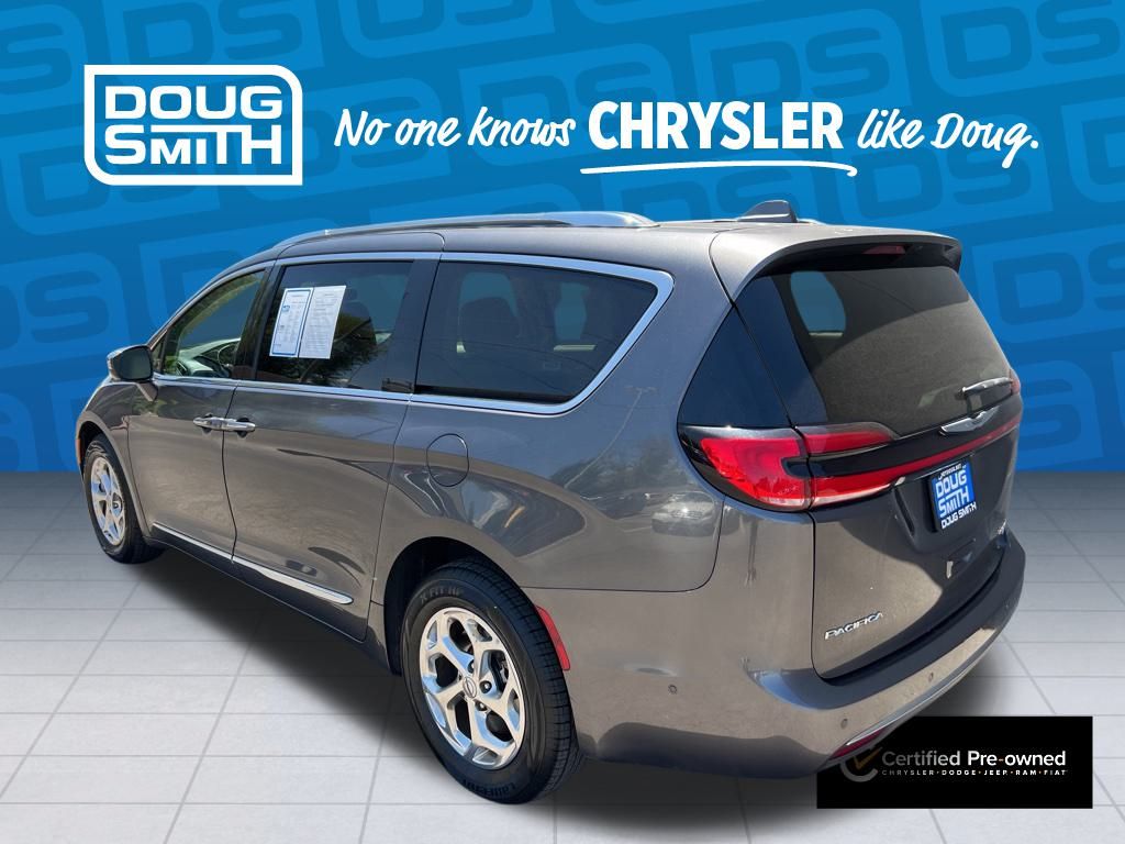 2021 Chrysler Pacifica Limited photo 3