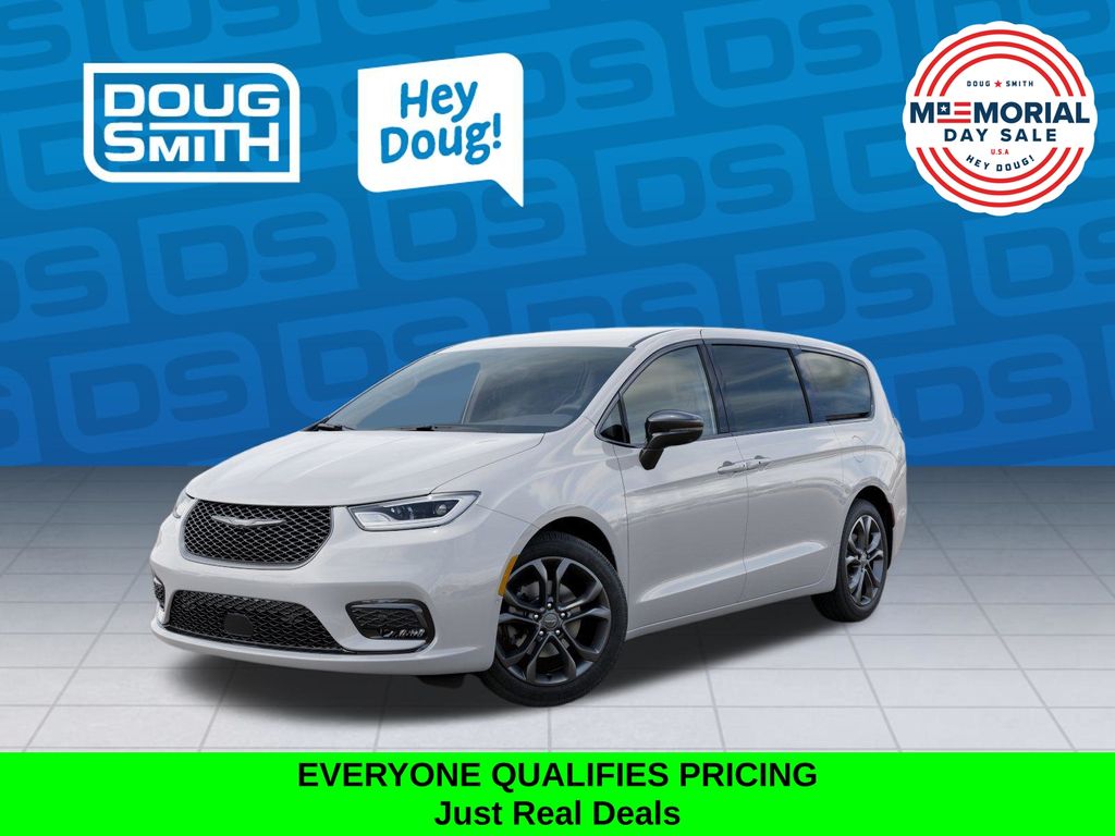 2026 Chrysler Pacifica Select's photo