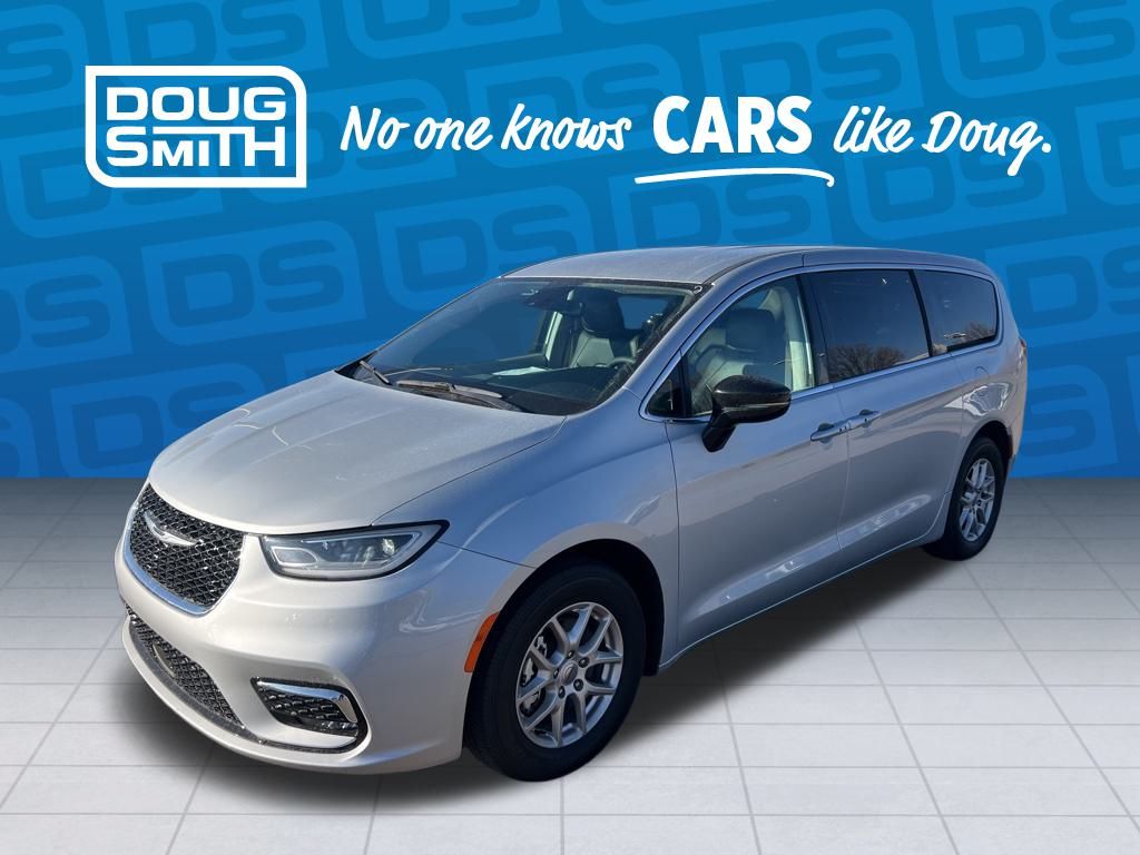 2024 Chrysler Pacifica Touring L's photo