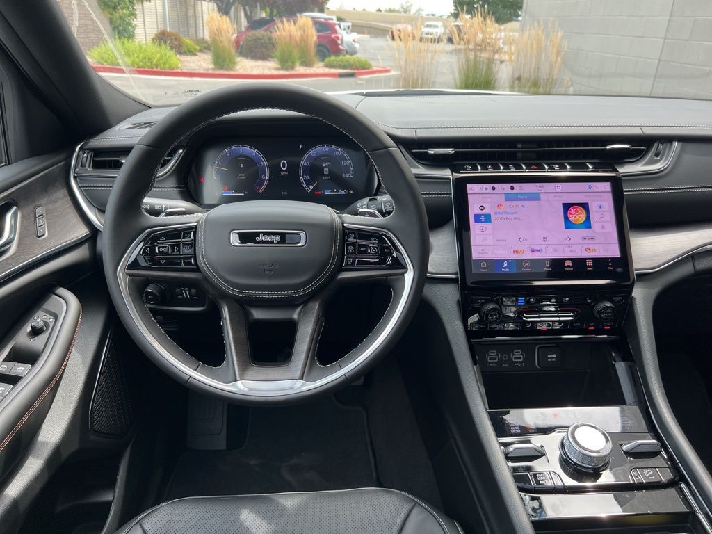 2025 Jeep Grand Cherokee Overland - Photo 19