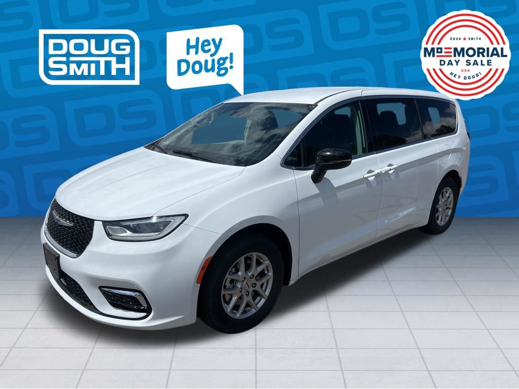 2024 Chrysler Pacifica's photo