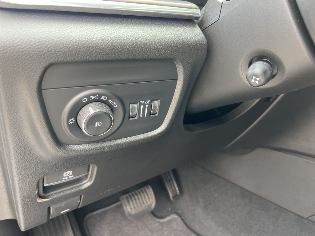 2025 Jeep Grand Cherokee Overland - Photo 10