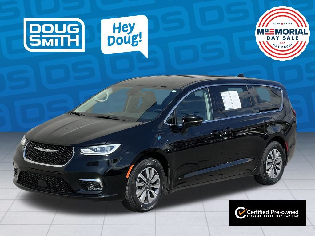 2024 Chrysler Pacifica Hybrid Select PHEV's photo