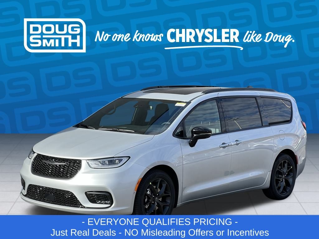2026 Chrysler Pacifica Limited's photo