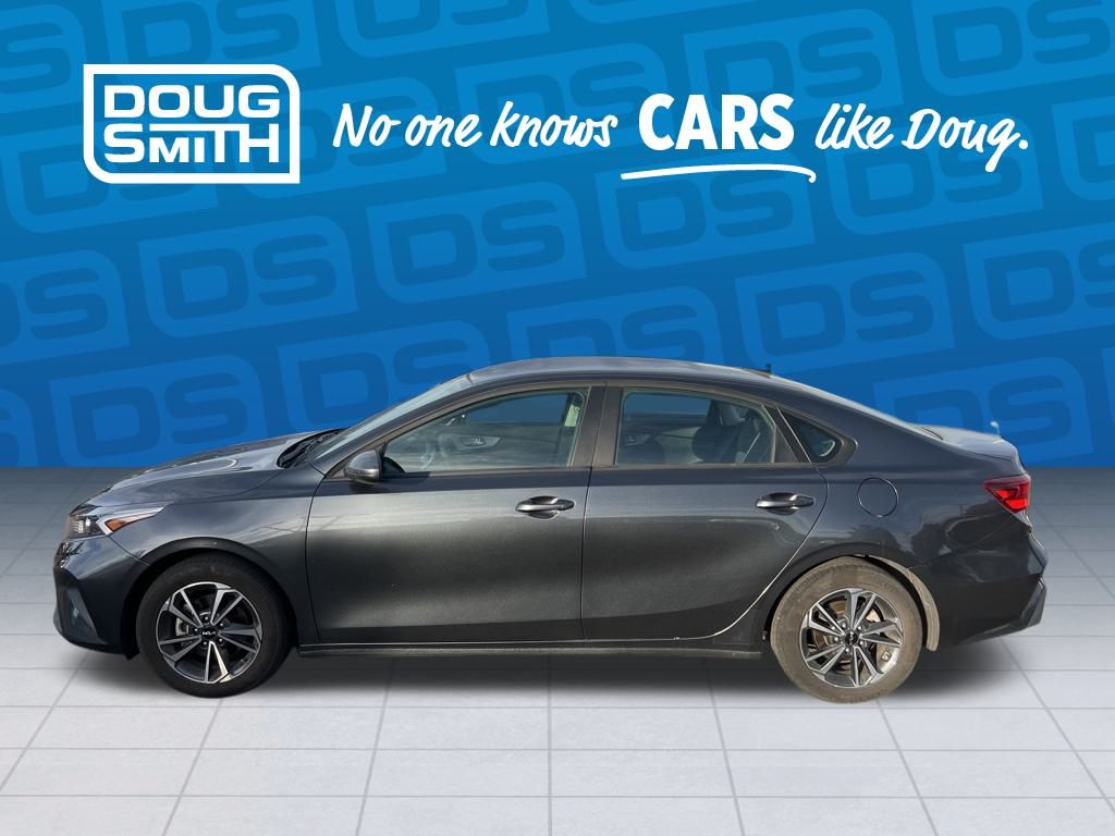 2024 Kia Forte LXS photo 2