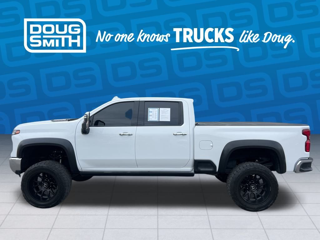 2024 Chevrolet Silverado 3500HD LTZ photo 2
