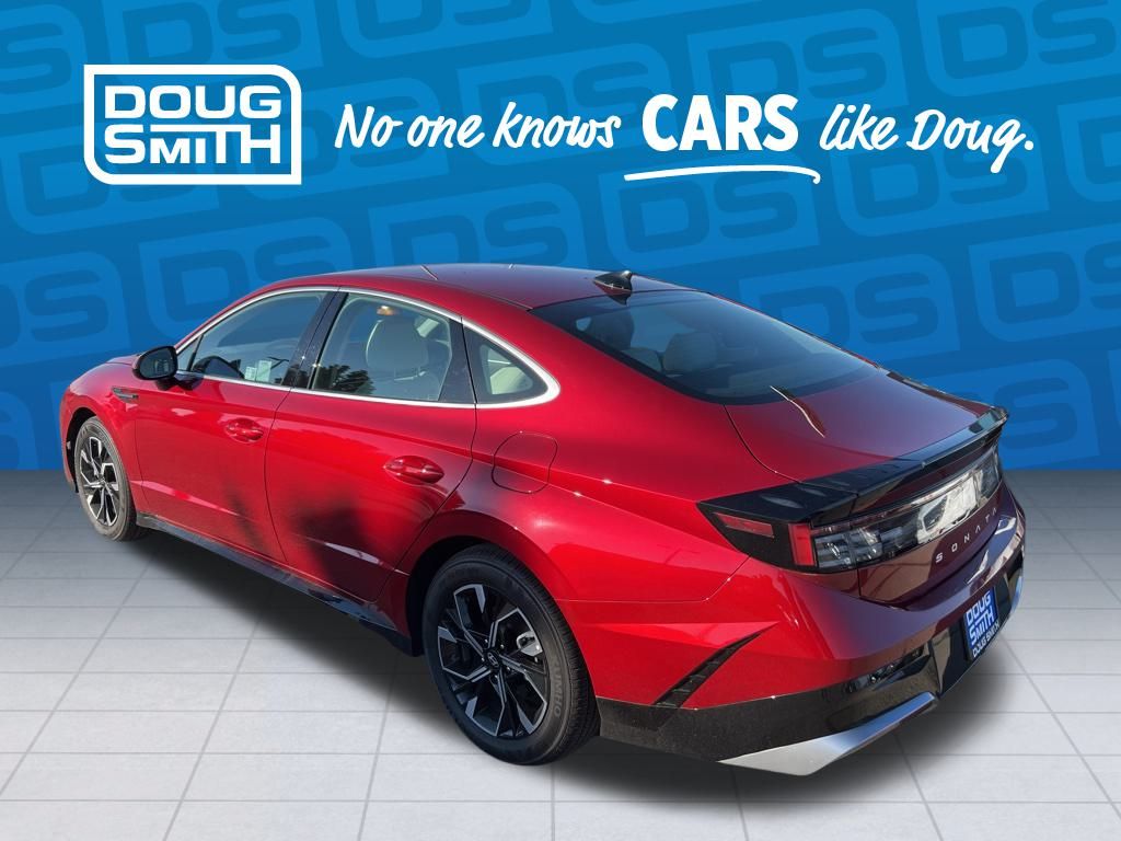 2025 Hyundai Sonata SEL photo 3