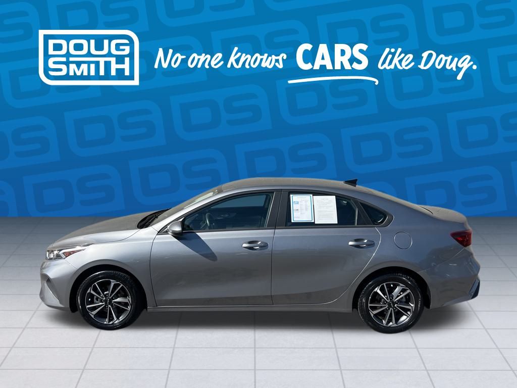2024 Kia Forte LXS photo 2