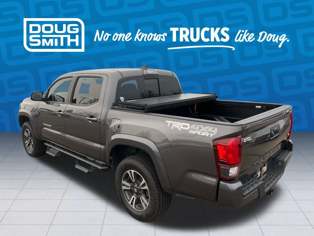 2018 Toyota Tacoma TRD Sport V6 photo 3